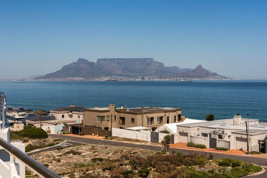 3 Bedroom Property for Sale in Bloubergstrand Western Cape